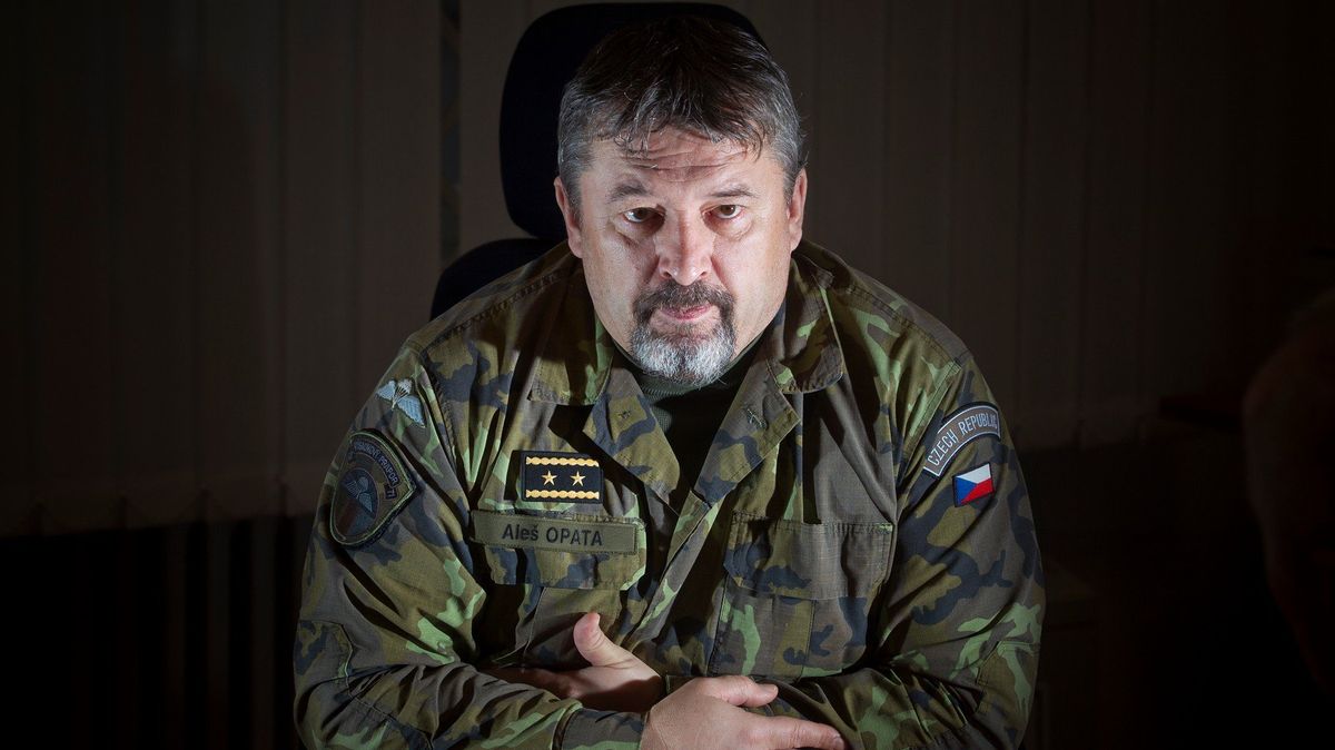 Bývalý náčelník generálního štábu Opata bude velvyslancem v Litvě